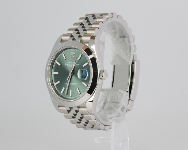 New Rolex Datejust 41 126300-0020 Green Dial Jubilee Bracelet 2022+ Full Set